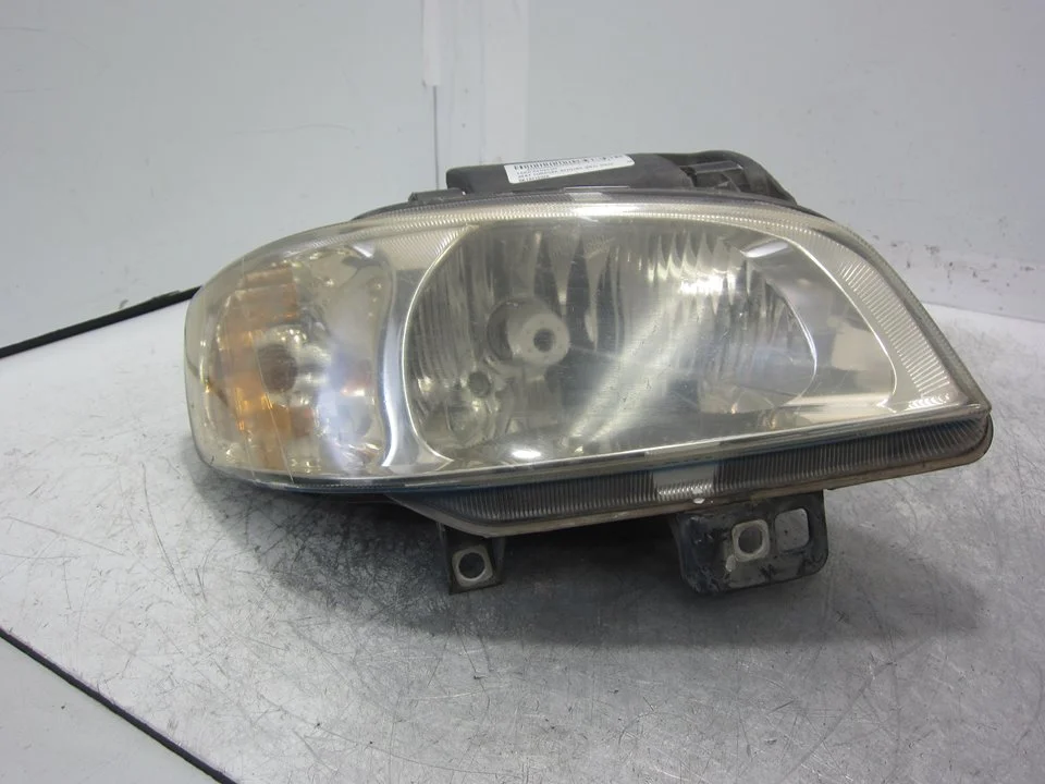 Foto de FARO DERECHO SEAT CORDOBA BERLINA (6K2) referencia 6K1941032A