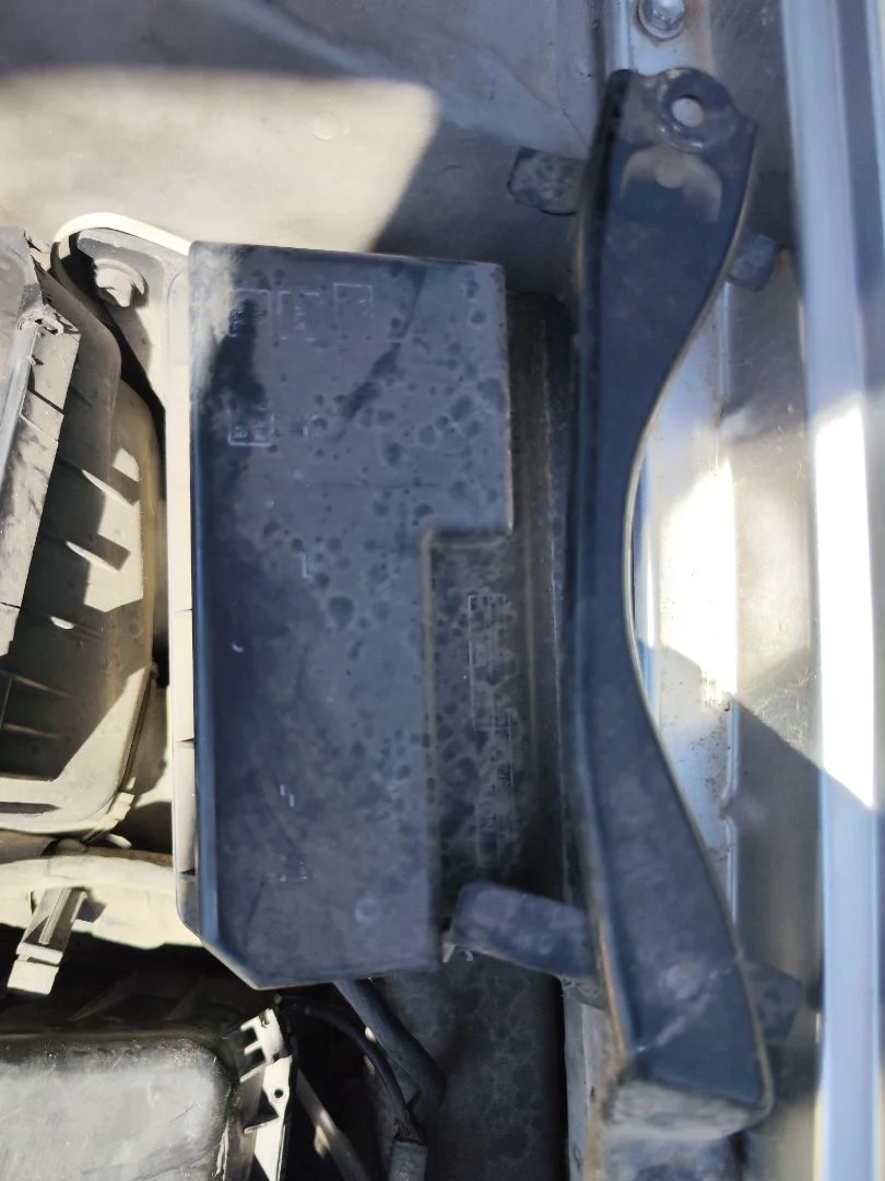 Foto de CAJA RELES / FUSIBLES TOYOTA COROLLA (E11) 2.0 Turbodiesel CAT (90 CV / 66 KW)
