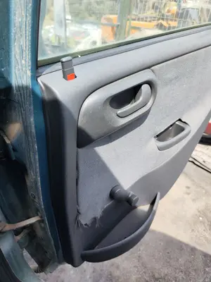 Foto de ELEVALUNAS TRASERO DERECHO OPEL CORSA C 1.4 16V (90 CV / 66 KW) referencia 9114705 foto 2