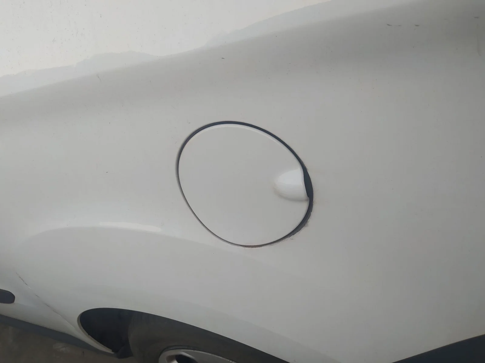 Foto de TAPA EXTERIOR COMBUSTIBLE FORD TRANSIT COURIER (C4A) 1.5 TDCi CAT (95 CV / 70 KW)