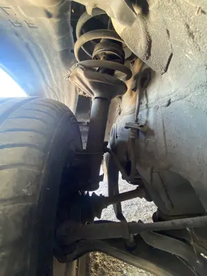 Foto de BRAZO SUSPENSION DELANTERO IZQUIERDO NISSAN ALMERA (N15) 2.0 Diesel (75 CV / 55 KW)