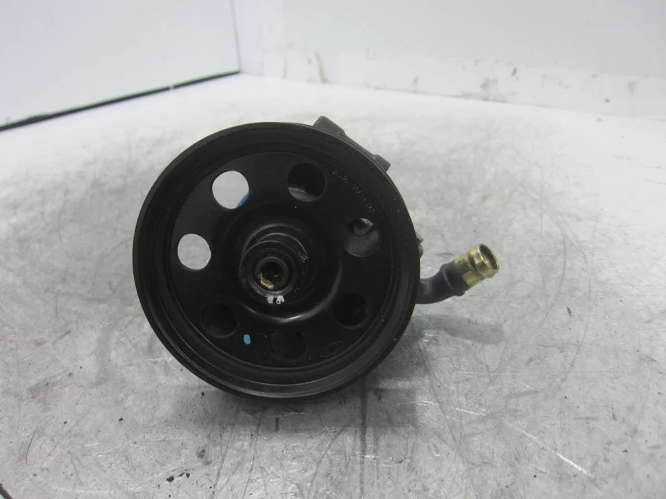 Foto de BOMBA DIRECCION FORD FOCUS BERLINA (CAK) referencia 5BB2530