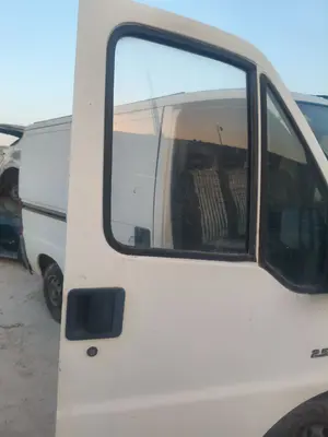 Foto de LUNA DELANTERA DERECHA CITROEN JUMPER FURGÓN 2.5 Diesel (86 CV / 63 KW) referencia 920259