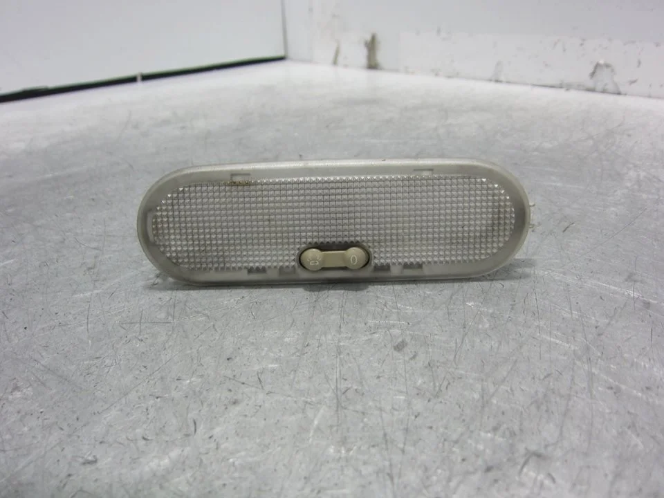 Foto de LUZ INTERIOR RENAULT SCENIC II (JM) referencia 8200074362