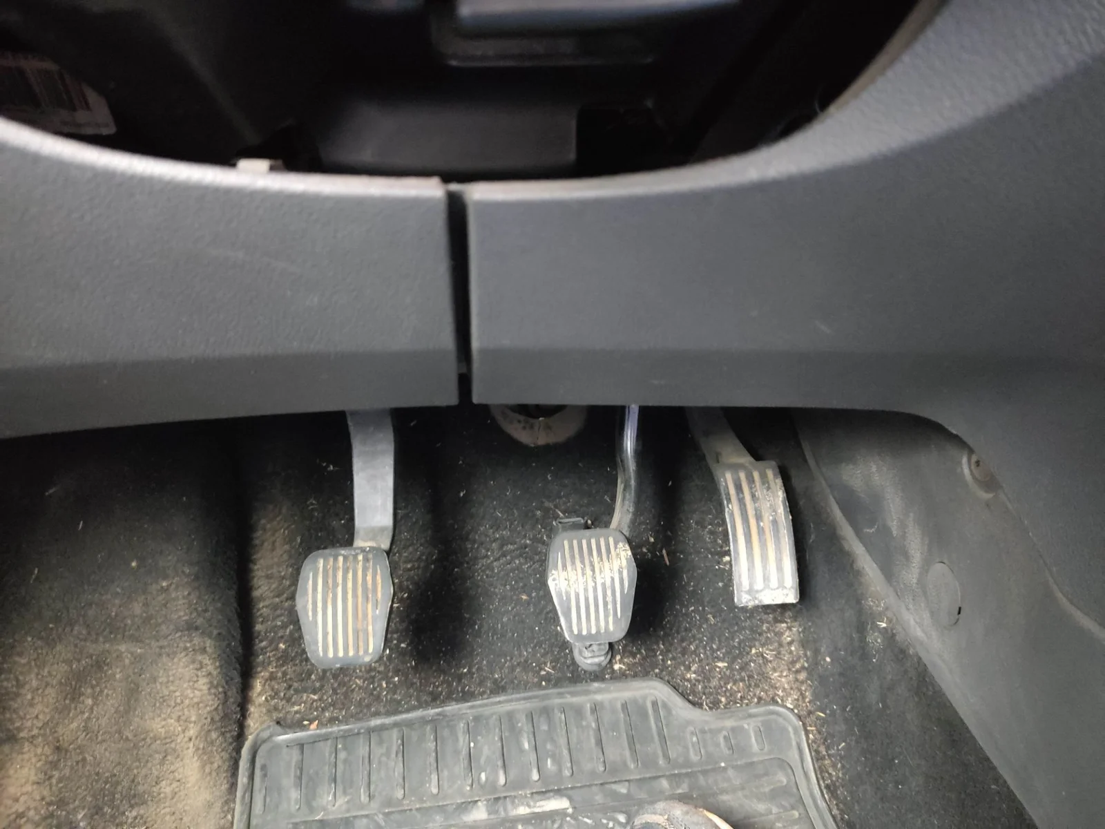 Foto de PEDAL EMBRAGUE FORD FOCUS BERLINA (CAP) 1.8 Flexifuel CAT (125 CV / 92 KW)