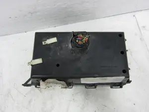 Foto de CAJA RELES / FUSIBLES FORD FOCUS BERLINA (CAK) 1.8 16V CAT (116 CV / 85 KW) referencia 98AG14A142AD foto 2