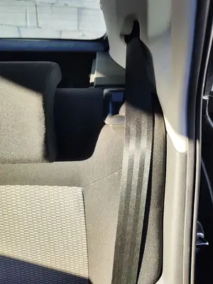 Foto de CINTURON SEGURIDAD TRASERO IZQUIERDO VOLKSWAGEN POLO V (6R1) 1.2  (60 CV / 44 KW)