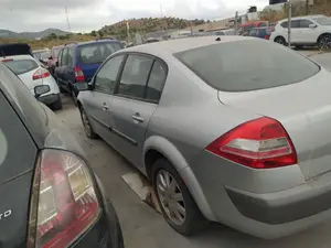 Foto de PUERTA TRASERA IZQUIERDA RENAULT MEGANE II CLASSIC BERLINA 1.6 16V (112 CV / 82 KW) referencia 7751475033