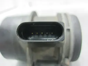 Foto de CAUDALIMETRO VOLKSWAGEN GOLF VI (5K1)(10.2008) 2.0 TDI (110 CV / 81 KW) referencia 0281002735 foto 2