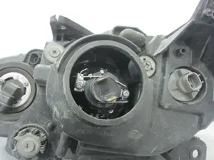 Foto de FARO DERECHO MAZDA 3 BERLINA (BK) referencia 083161132 foto 9