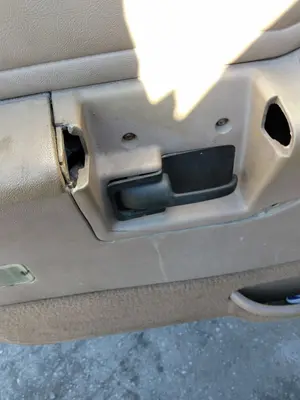 Foto de MANETA INTERIOR DELANTERA IZQUIERDA FORD EXPLORER (UN46) 4.0 V6 CAT (156 CV / 115 KW)