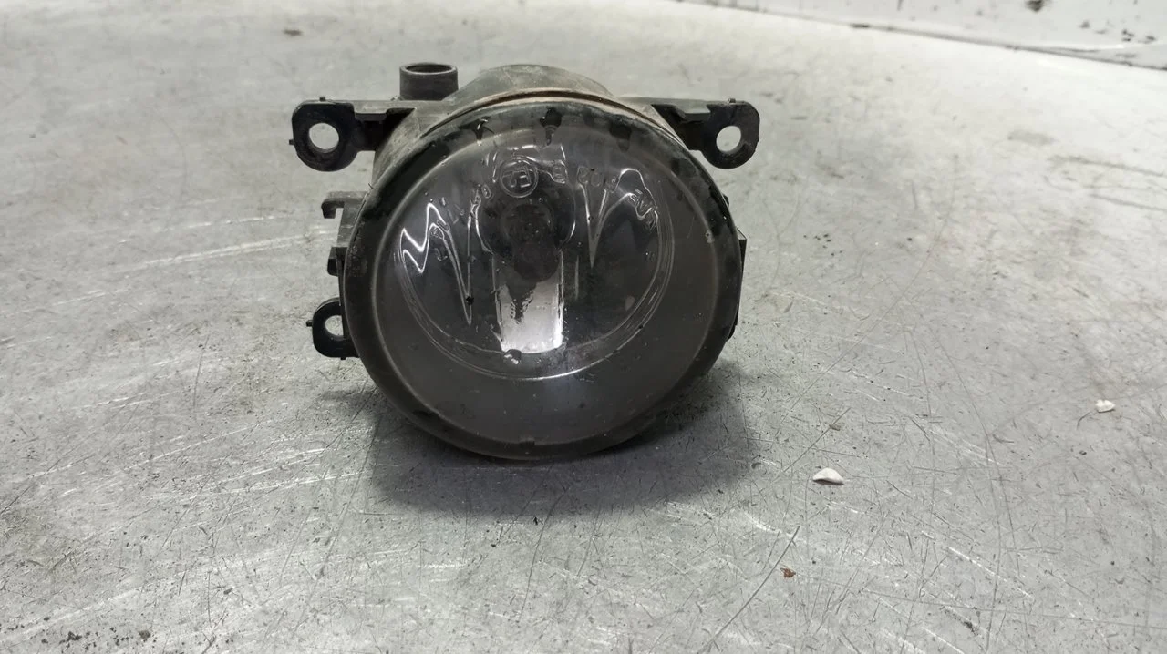 Foto de FARO ANTINIEBLA IZQUIERDO RENAULT SCENIC II 1.5 dCi Diesel (101 CV / 74 KW) referencia 8200074008