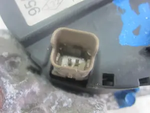 Foto de ALTERNADOR RENAULT CLIO II FASE I (B/CB0) 1.2 (75 CV / 55 KW) referencia 7700437090 foto 5