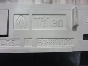 Foto de MANDO CALEFACCION / AIRE ACONDICIONADO RENAULT CLIO III 1.5 dCi Diesel (68 CV / 50 KW) referencia 69597003 foto 7
