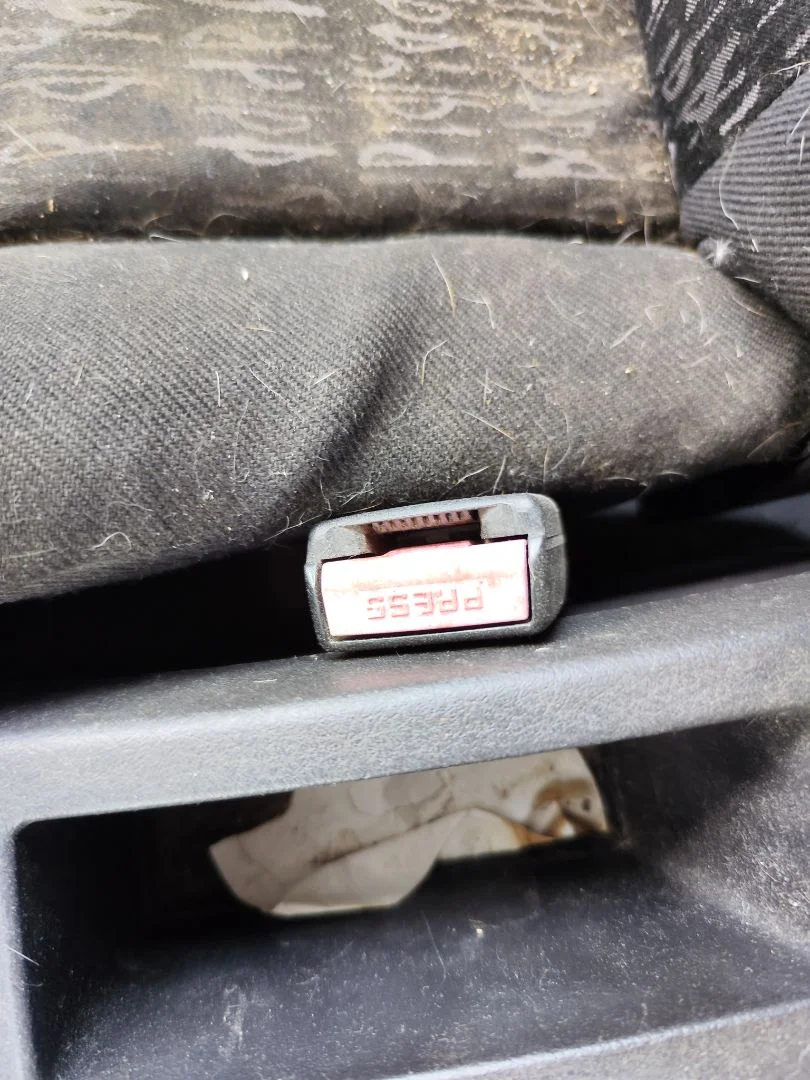 Foto de ENGANCHE CINTURON DELANTERO DERECHO PEUGEOT 307 (S1)(04.2001) 1.6 16V CAT (109 CV / 80 KW)