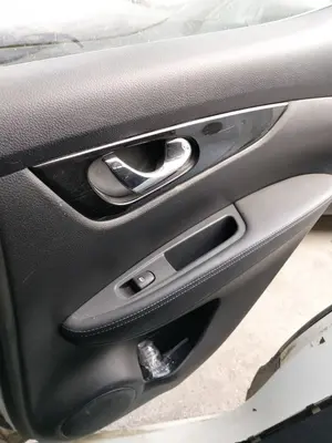 Foto de MANDO ELEVALUNAS TRASERO DERECHO NISSAN QASHQAI (J11E) 1.2 16V CAT (116 CV / 85 KW)