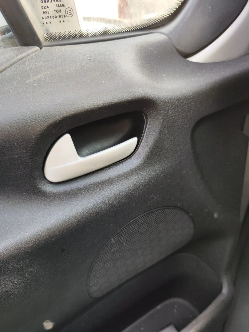 Foto de MANETA INTERIOR DELANTERA IZQUIERDA PEUGEOT 207 1.4 HDi (68 CV / 50 KW) referencia 9143L9