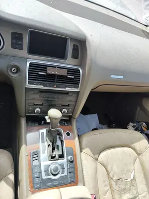 Foto de CONSOLA CENTRAL AUDI Q7 (4L) 3.0 V6 24V TDI (233 CV / 171 KW)