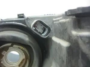 Foto de FARO DERECHO BMW SERIE 3 BERLINA (E46) 2.2 24V CAT (170 CV / 125 KW) referencia 63126906494 foto 5
