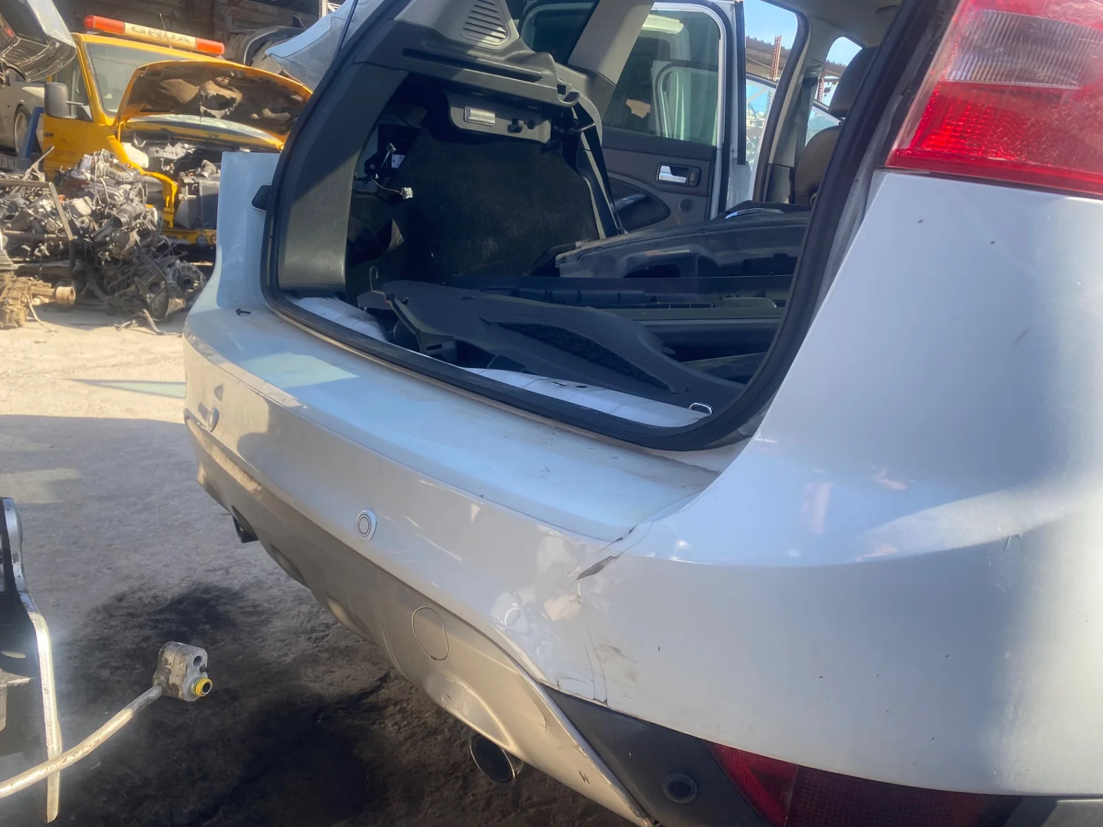 Foto de PARAGOLPES TRASERO FORD KUGA (CBV) 2.0 TDCi CAT (136 CV / 100 KW)
