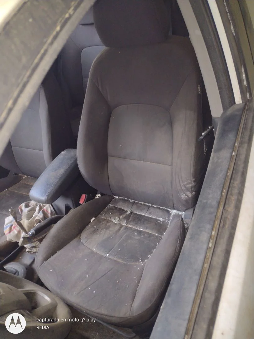 Foto de ASIENTO DELANTERO IZQUIERDO KIA RIO (UB) 1.2 CAT (86 CV / 63 KW)