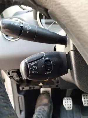 Foto de MANDO MULTIFUNCION PEUGEOT 308 SW 1.6 HDi FAP CAT (9HZ / DV6TED4) (109 CV / 80 KW) foto 3