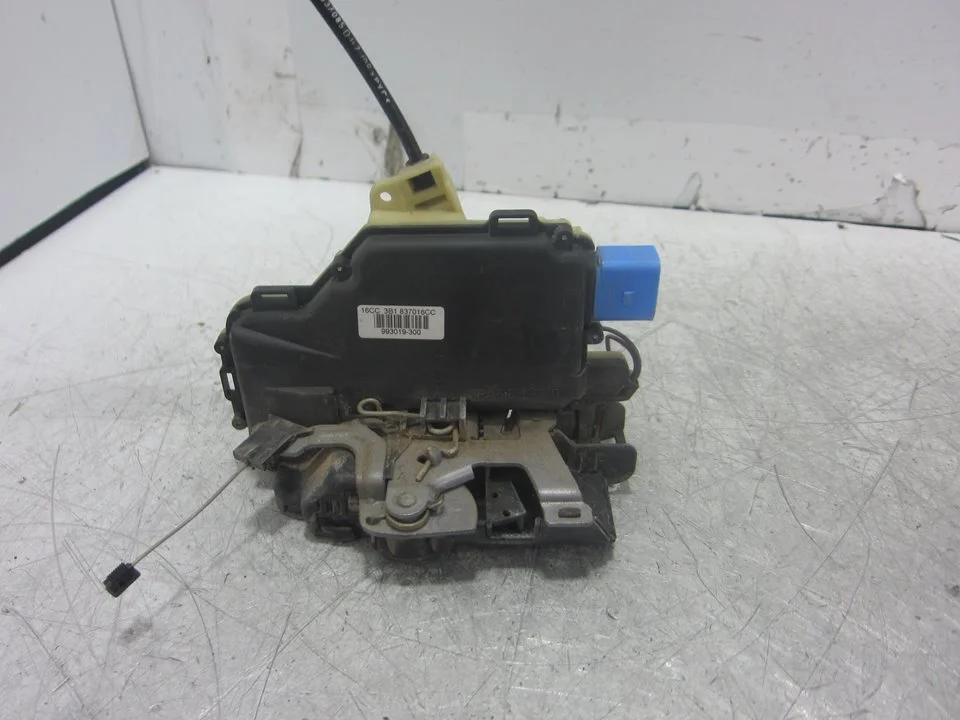 Foto de CERRADURA PUERTA DELANTERA DERECHA VOLKSWAGEN POLO IV (9N3) referencia 993019300