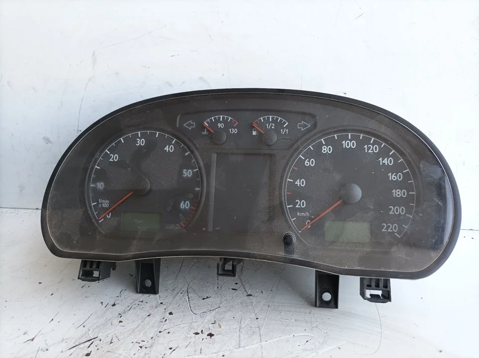 Foto de CUADRO INSTRUMENTOS VOLKSWAGEN POLO IV (9N1) 1.4 16V (75 CV / 55 KW) referencia 6Q0920800
