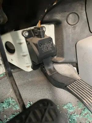Foto de POTENCIOMETRO PEDAL VOLKSWAGEN CRAFTER FURGÓN (2E) 2.5 TDI DPF (109 CV / 80 KW)