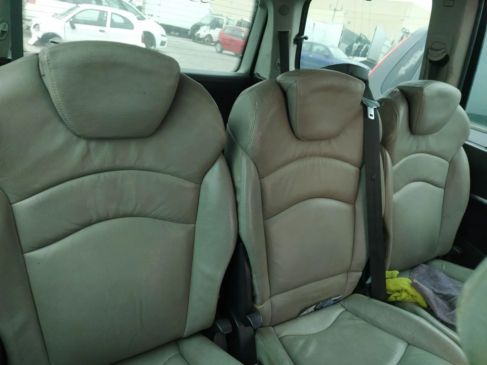 Foto de ASIENTOS TRASERO DERECHO PEUGEOT 807 2.2 HDi FAP CAT (4HW) (128 CV / 94 KW)