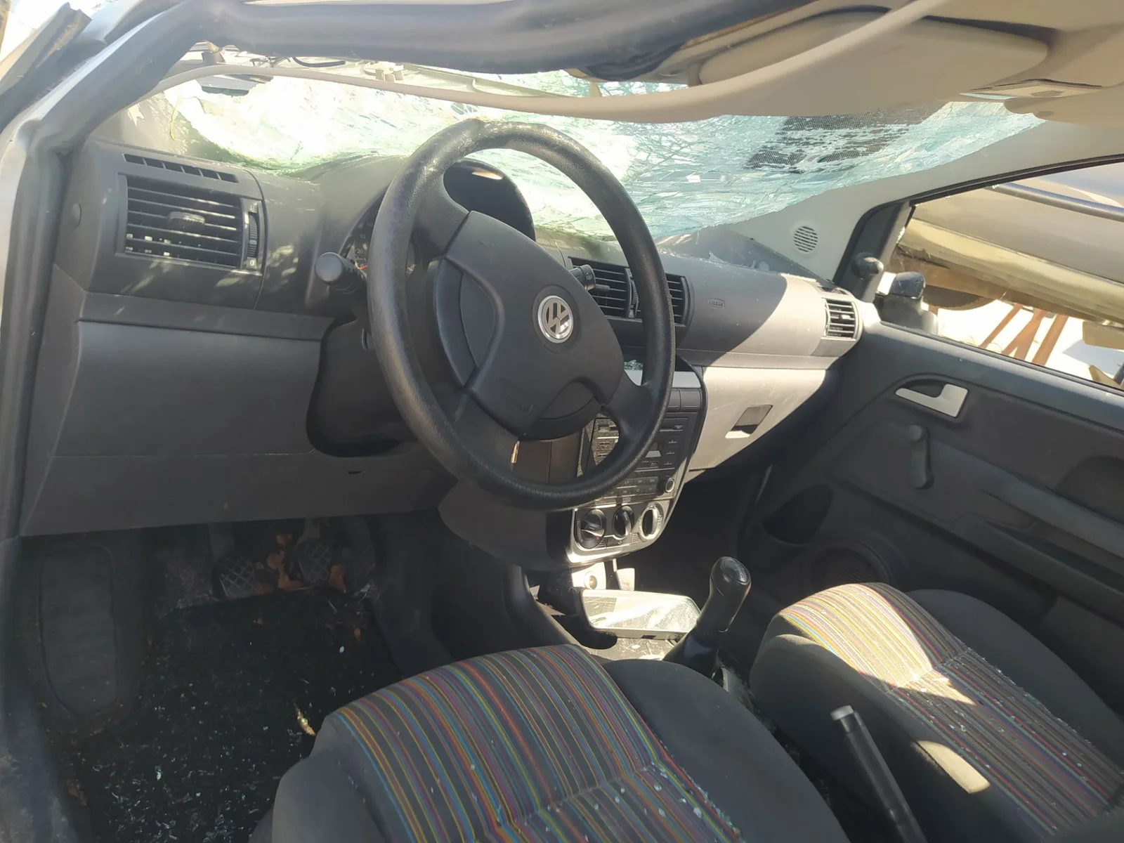 Foto de SALPICADERO VOLKSWAGEN FOX (5Z1)(04.2005) 1.4 (75 CV / 55 KW) referencia 5Z0857003C FKZ