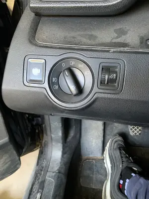 Foto de MANDO LUCES VOLKSWAGEN PASSAT VARIANT (3C5) 2.0 TDI (140 CV / 103 KW) referencia 3C9953513AGFKZ