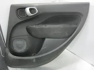 Foto de GUARNECIDO PUERTA TRASERA DERECHA FIAT 500L (330) 1.3 16V JTD CAT (84 CV / 62 KW) referencia 2298768 foto 1