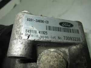 Foto de BOMBA DIRECCION FORD MONDEO BERLINA (GE) referencia 6G913A733 foto 6