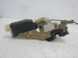 Foto de CERRADURA PUERTA DELANTERA DERECHA OPEL CORSA B 1.0 12V CAT (X 10 XE / LW3) (54 CV / 40 KW) referencia 90493702 foto 3