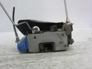 Foto de CERRADURA PUERTA TRASERA IZQUIERDA AUDI A3 (8L) 1.9 TDI (110 CV / 81 KW) referencia 400185 foto 3