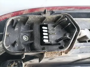 Foto de PILOTO TRASERO DERECHO OPEL CORSA C referencia 89302181 foto 3