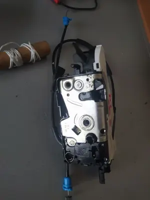 Foto de CERRADURA PUERTA DELANTERA IZQUIERDA CITROEN C4 PICASSO 1.6 HDi FAP (112 CV / 82 KW) foto 3