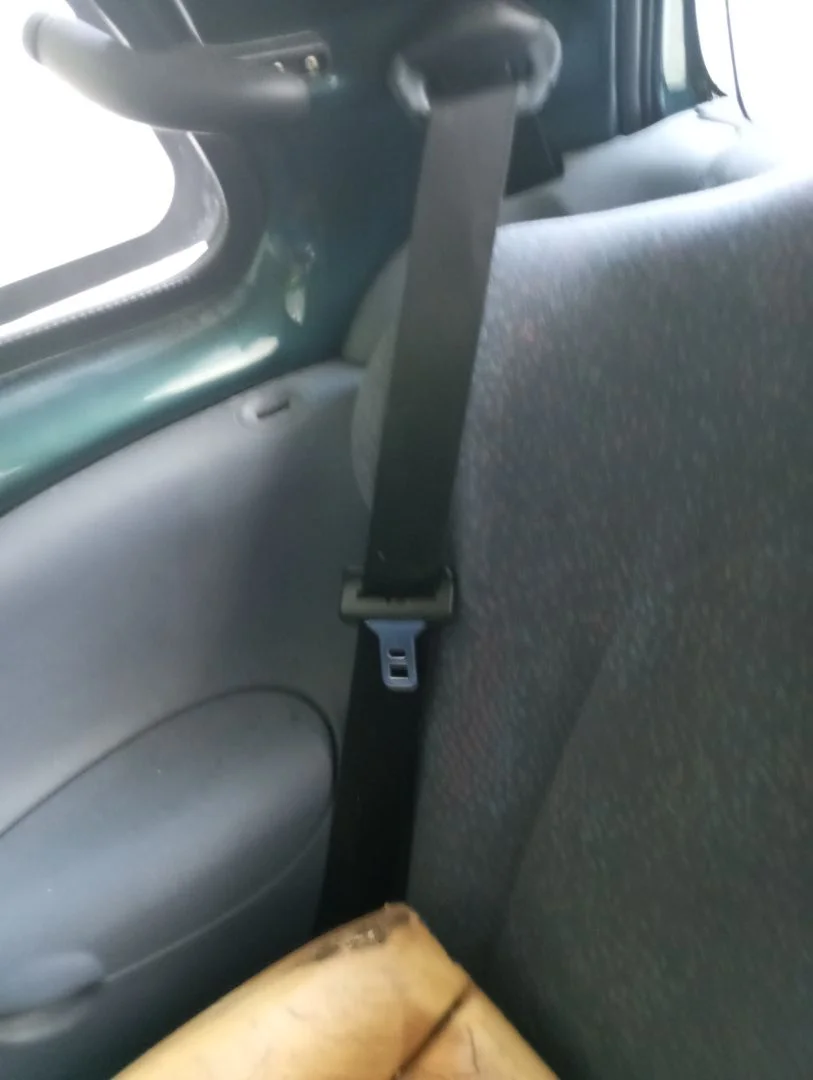 Foto de CINTURON SEGURIDAD TRASERO DERECHO FORD KA (CCQ) 1.3 CAT (50 CV / 37 KW)