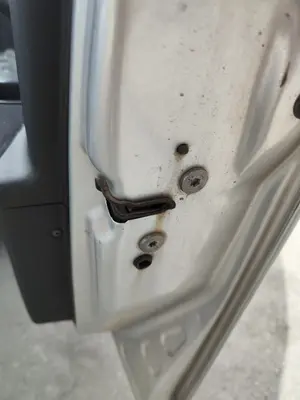 Foto de CERRADURA PUERTA DELANTERA DERECHA CITROEN C4 BERLINA 1.6 16V HDi (90 CV / 66 KW)