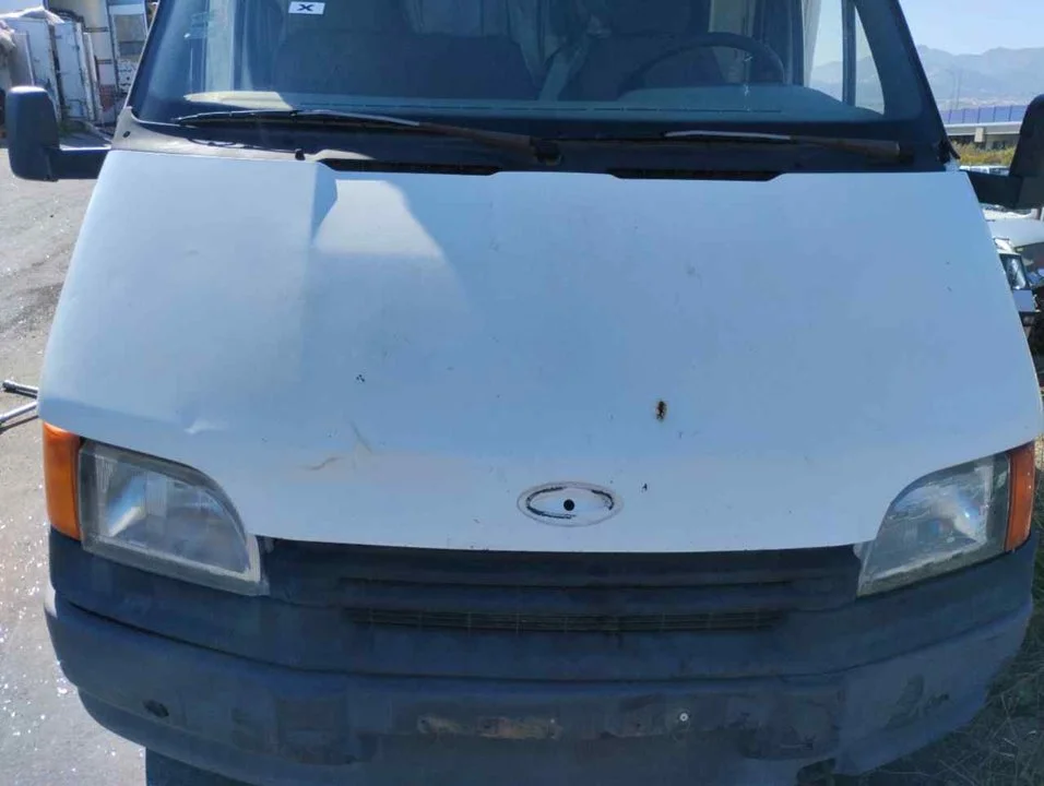 Foto de CAPO FORD TRANSIT FURGÓN (CY/DY)(1986) 2.5 Diesel (80 CV / 59 KW)