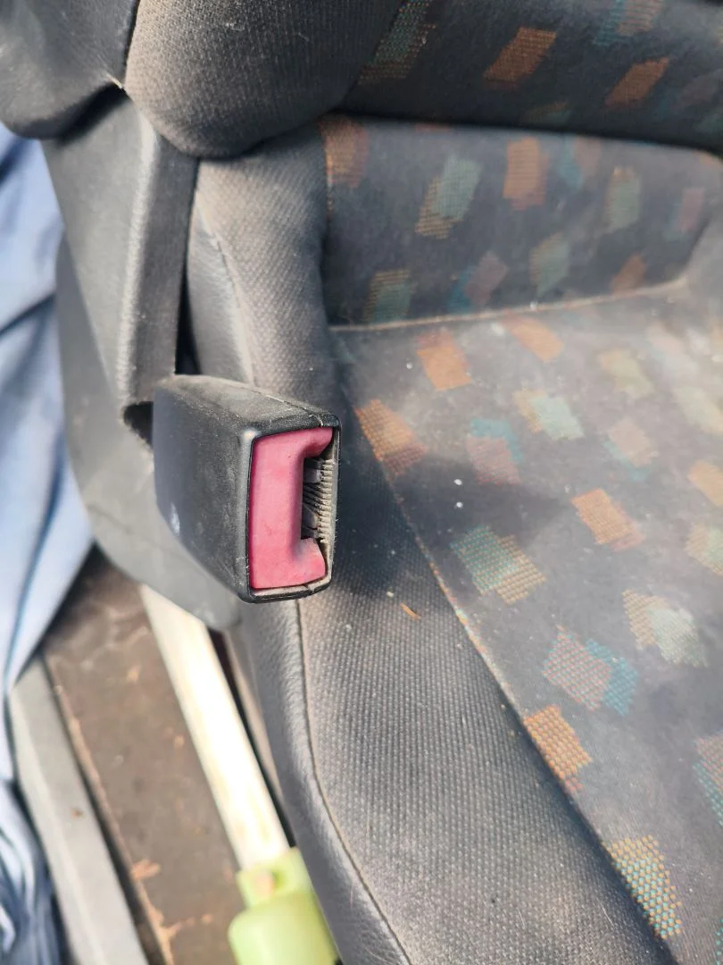 Foto de ENGANCHE CINTURON TRASERO DERECHO MERCEDES-BENZ VITO MIXTO (639) 2.1 CDI CAT (109 CV / 80 KW)
