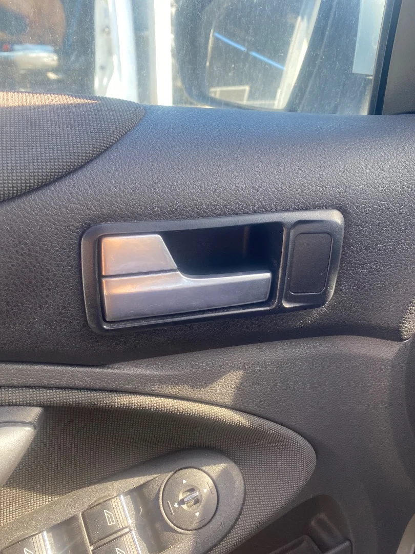 Foto de MANETA INTERIOR DELANTERA IZQUIERDA FORD KUGA (CBV) 2.0 TDCi CAT (136 CV / 100 KW)