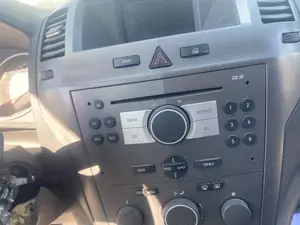 Foto de SISTEMA AUDIO / RADIO CD OPEL ZAFIRA B 1.9 CDTI (120 CV / 88 KW)