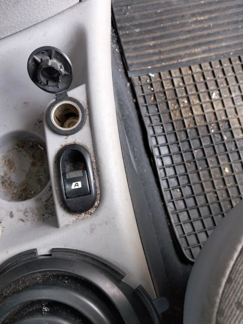 Foto de MANDO ELEVALUNAS DELANTERO DERECHO CITROEN C3 1.4 HDi (68 CV / 50 KW)