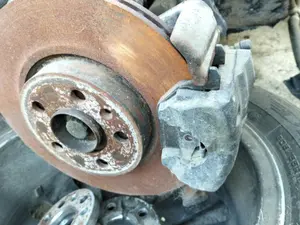 Foto de PINZA DE FRENO DELANTERA DERECHA SEAT ARONA (KJ) 1.6 TDI (116 CV / 85 KW) referencia 2Q0615124A
