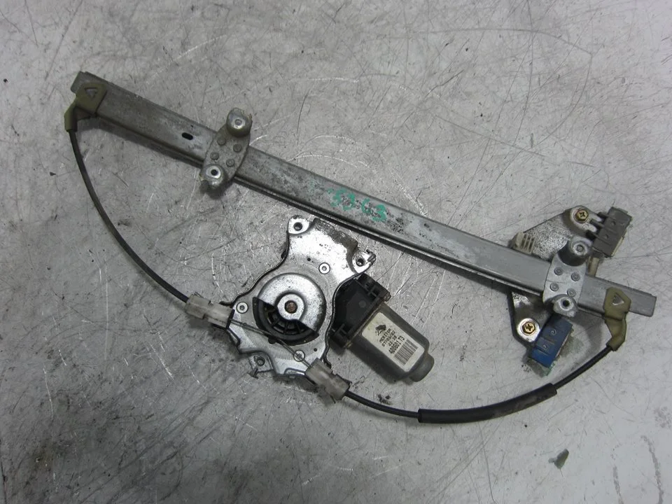 Foto de ELEVALUNAS DELANTERO IZQUIERDO NISSAN ALMERA (N16/E) 2.2 16V Turbodiesel CAT (110 CV / 81 KW) referencia 400601T3
