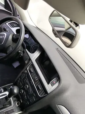 Foto de SALPICADERO AUDI A4 BERLINA (8K2) 2.0 16V TDI (143 CV / 105 KW) foto 2