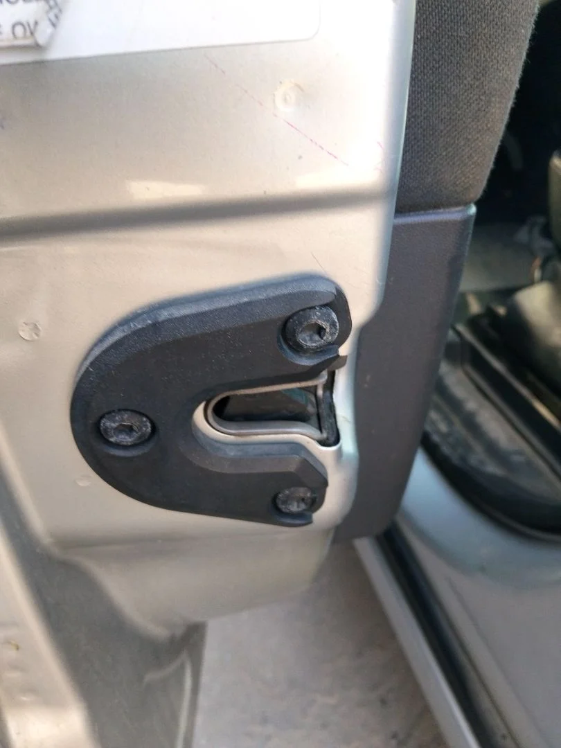 Foto de CERRADURA PUERTA DELANTERA IZQUIERDA OPEL MERIVA 1.7 16V CDTI (101 CV / 74 KW) referencia 13203899
