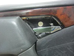 Foto de MANETA INTERIOR DELANTERA DERECHA MERCEDES-BENZ CLASE E (BM 210) BERLINA 2.2 Diesel CAT (95 CV / 70 KW) referencia A2107660254